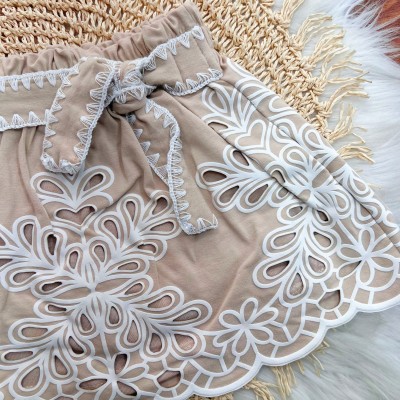 Conj. Regata e Short com Flores em Lese - Areia